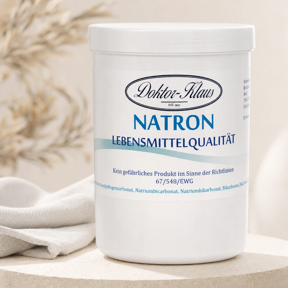 Natron 1kg Doktor-Klaus Doktor Klaus Natron 1kg mit luftdichtem Verschluss neben naturfarbenem Geschirrtuch